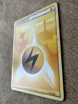 2010 Pokemon TCG HGSS Ampharos Lightning Energy Regular Non-holo 118/123 LP - Image 2