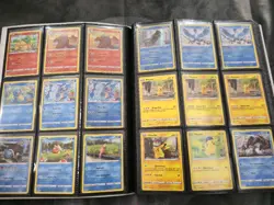 Binder Pokemon Pikachu, Eevee, Umbreon, Card Collection English Lot Of 247 Cards - Image 3