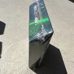 Magic: The Gathering Lord of the Rings Collector Booster Box - Image 4