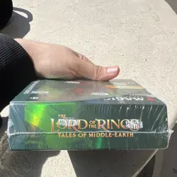 Magic: The Gathering Lord of the Rings Collector Booster Box - Image 5