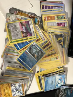 ~650 Pokemon Cards reverse holo bulk lot - Image 1