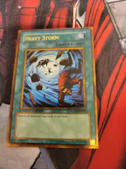 Heavy Storm GLD1-EN031 Gold Rare Yugioh - Image 1