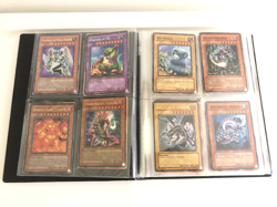 Yu-Gi-Oh binder and 112 Cards - All 1996 kazuki takahashi - some poor condition - Image 4