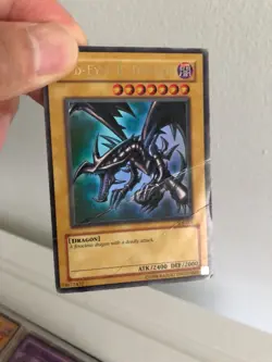 Yu-Gi-Oh binder and 112 Cards - All 1996 kazuki takahashi - some poor condition - Image 5