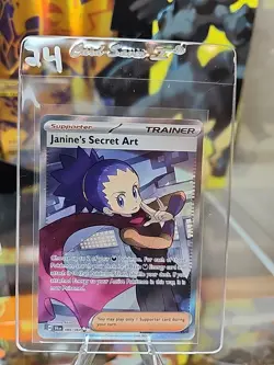 Janine's Secret Art Trainer 088/064 Ultra Rare Pokemon 2024 Shrouded Fable NM/M - Image 1