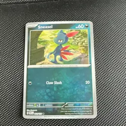 Pokemon Sneasel Master Ball Pattern 061/131 Prismatic Evolutions Holo 60 HP - Image 1