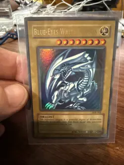 Yu-gi-Oh Blue Eyes White Dragon - SDK-E001 Ultra Rare Original Card - Image 1