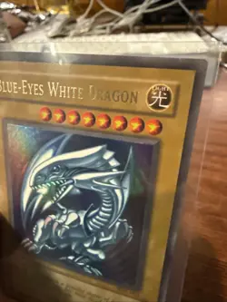 Yu-gi-Oh Blue Eyes White Dragon - SDK-E001 Ultra Rare Original Card - Image 3
