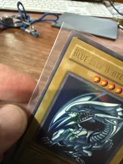 Yu-gi-Oh Blue Eyes White Dragon - SDK-E001 Ultra Rare Original Card - Image 4