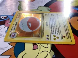 Pokemon TCG: 1999 Jungle Unlimited Electrode 2/64 Holo Rare MP - Image 2