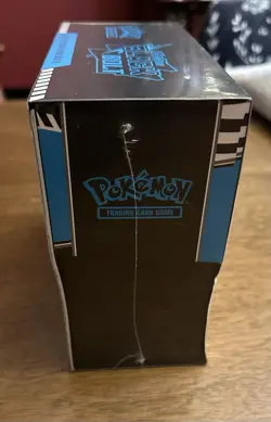 Pokemon TCG 10.5 Scarlet & Violet Black Bolt Elite Trainer Box - Image 3