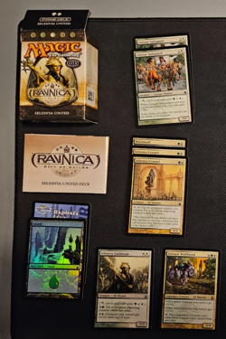 Magic The Gathering 2005 - Ravinica - Selesnya United Themed Deck - Used - Image 1