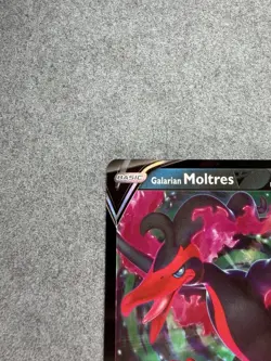 Pokemon Galarian Moltres V 097/198 Swsh06 Ultra Rare Holo Chilling Reign EN - Image 2
