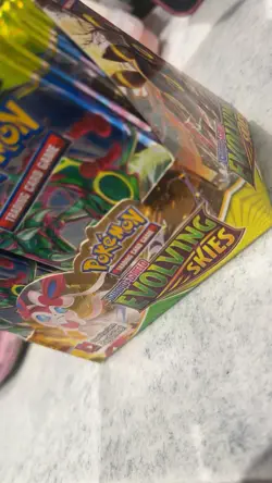 Pokemon TCG Sword & Shield EVOLVING SKIES Booster Box Sealed 36 Packs 820650818776 - Image 2