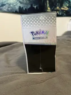 New Pokemon TCG Scarlet Violet Prismatic Evolutions Elite Trainer Box ETB Sealed - Image 4
