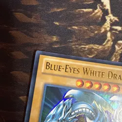 1996 TCG UNLIMITED BLUE-EYES WHITE DRAGON HOLO RARE #SDBE-EN001 - Image 2