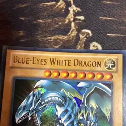 1996 TCG UNLIMITED BLUE-EYES WHITE DRAGON HOLO RARE #SDBE-EN001 - Image 3