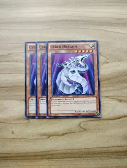 Yu-Gi-Oh! - Cyber Dragon 3X - Complete Playset - Image 1