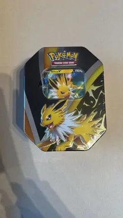 Pokemon Herbst TIN Box Blitza-V Schwert & Schild Deutsch NEU OVP - Image 1