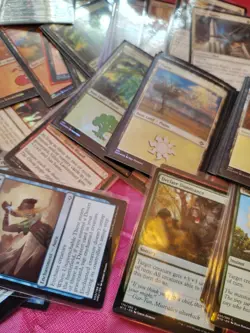 71 Magic the Gathering MTG card lot with FOILS - Image 5