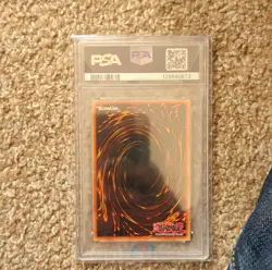 Yu-Gi-Oh! Blue-Eyes White Dragon SDK-001 Ultra Rare Unlimited PSA 6 Graded Card - Image 2