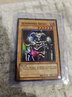 Summoned Skull DB1-EN142 YuGiOh Dark Beginning 1 Unlimited Super Rare - Image 1