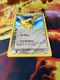 Pikachu 79/110 LP-NM Holon Phantoms 2006 Pokemon TCG - Image 2