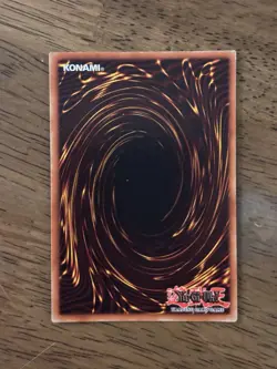 Blue-Eyes White Dragon Ultra Rare Holo SDK-001 - Image 2