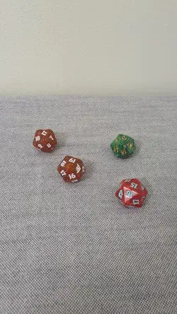 4x Oversized D20 Roll down Dice (Thunder Junction x2, Bloomburrow, Ikoria) MTG - Image 2