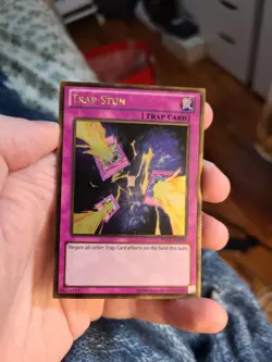Yugioh Trap Stun PGLD-EN090 Premium Gold Rare - Image 1