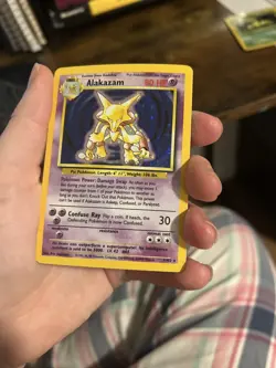 1999 Pokemon Base Set Alakazam Holo 1/102 WOTC Near Mint Vintage - Image 3