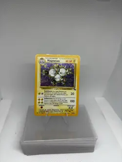 Magneton 11/62 Fossil Holo Rare Pokemon TCG Card Vintage WOTC - Image 1