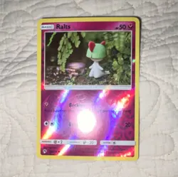 Pokemon Ralts Sm-Lost Thunder 139/214 Basic 50 HP Psychic Common Reverse Holo - Image 1