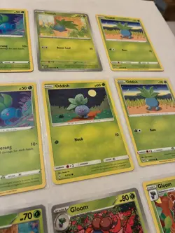 Lot of 12 Oddish and Gloom Pokemon Cards - Image 3