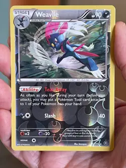 POKEMON WEAVILE 61/114 RARE REVERSE HOLOFOIL STEAM SIEGE NM CARD - Image 1