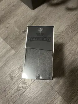 Pokemon TCG: 25th Anniversary Celebrations Elite Trainer Box (2021) 820650809439 - Image 2
