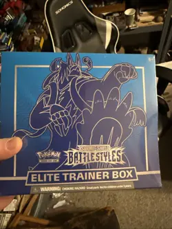Pokemon TCG Sword & Shield - Battle Styles - Elite Trainer Box ETB BLUE - Image 1