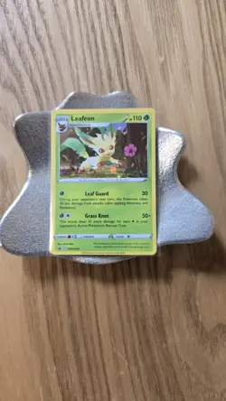 Pokemon TCG Leafeon SWSH191 Black Star Promo Card Near Mint Condition - Image 1