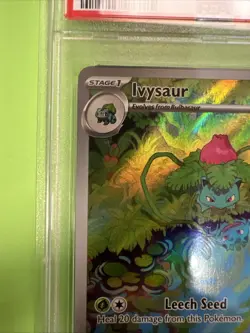 2023 Pokemon 151 Ivysaur Illustration Rare 167/165 English PSA 8 NM-MT - Image 4