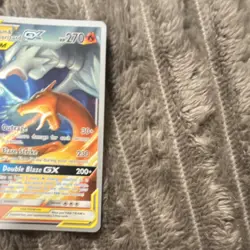 Reshiram & Charizard GX TAG TEAM World Championship 2019 20/214 Pokemon - Image 3