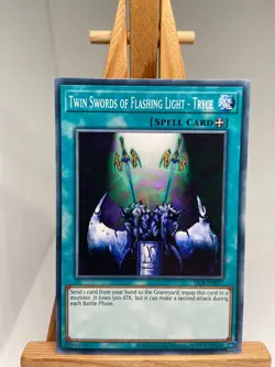 Twin Swords Of Flashing Light - Tryce - DCR-EN037 - NM - YuGiOh - Image 1