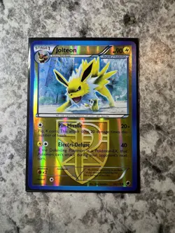 Jolteon Team Plasma 34/116 Black & White Plasma Freeze Reverse Holo Card - Image 1