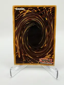 Blue-Eyes White Dragon SKE-001 Starter Deck: Kaiba First Edition Holo - Image 2