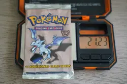 21.23g Pokemon WOTC Fossil Unlimited Booster Pack Vintage Sealed TCG Aerodactyl - Image 1