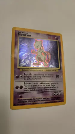 Pokemon TCG Mewtwo 010/102 Base Set Holo (HP) - Image 3