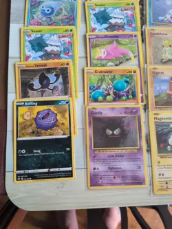 Large Lot Pokemon Cards - Image 4