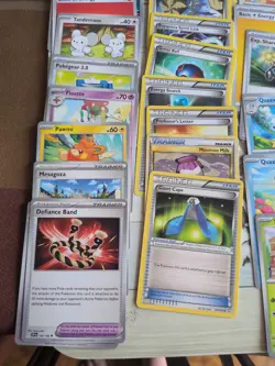 Large Lot Pokemon Cards - Image 4