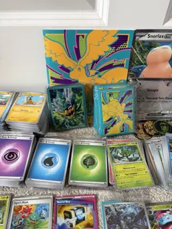 Pokemon TCG Mixed Bundle Job Lot of 700 Cards inc Holos, Reverse, EXs, Arts - Image 3