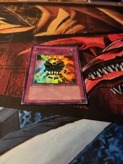 YuGiOh! Mask of Restrict Ultra Rare Near Mint LON-KR018 - Image 2