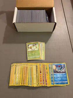 Premium 550 Pokemon Card Lot - 50 Holos + 2 GUARANTEED ULTRAS - No Basic Energy - Image 1